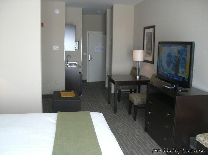 Holiday Inn Express Hays, An Ihg Hotel Room photo